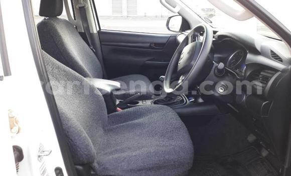 Buy Used Toyota Hilux White Car in Lavumisa in Shiselweni District Buy Used Toyota Hilux White Car in Lavumisa in Shiselweni District