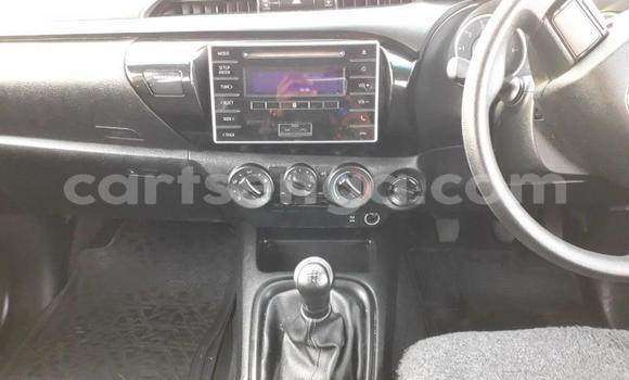 Buy Used Toyota Hilux White Car in Lavumisa in Shiselweni District Buy Used Toyota Hilux White Car in Lavumisa in Shiselweni District