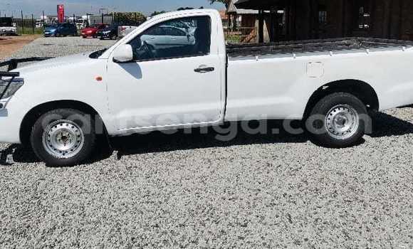 Nunua Ilio tumika Toyota Hilux White Gari ndani ya Big Bend nchini Lubombo Nunua Ilio tumika Toyota Hilux White Gari ndani ya Big Bend nchini Lubombo