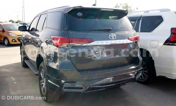 Acheter Import Voiture Toyota Fortuner Autre à Import - Dubai, Hhohho Acheter Import Voiture Toyota Fortuner Autre à Import - Dubai, Hhohho