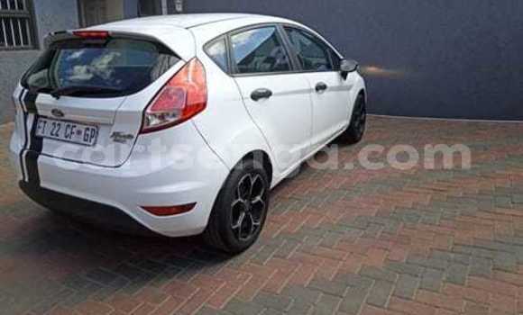 Buy Used Ford Fiesta White Car in Mondi in Hhohho Buy Used Ford Fiesta White Car in Mondi in Hhohho