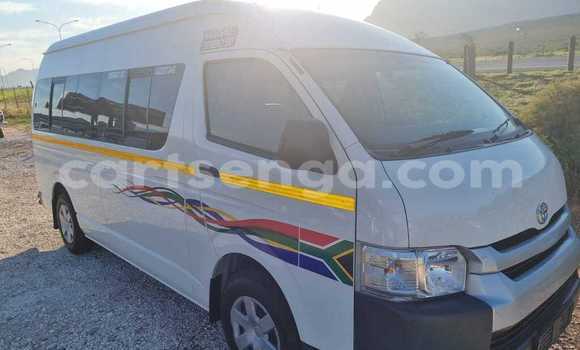 Acheter Occasion Voiture Toyota Hiace Blanc à Lobamba, Manzini