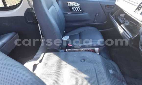 Acheter Occasion Voiture Toyota Hiace Blanc à Lobamba, Manzini Acheter Occasion Voiture Toyota Hiace Blanc à Lobamba, Manzini