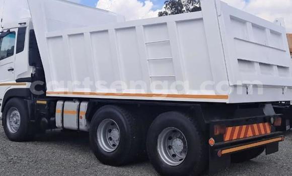 Acheter Occasion Utilitaire Nissan UD Blanc à Big Bend, Lubombo District Acheter Occasion Utilitaire Nissan UD Blanc à Big Bend, Lubombo District