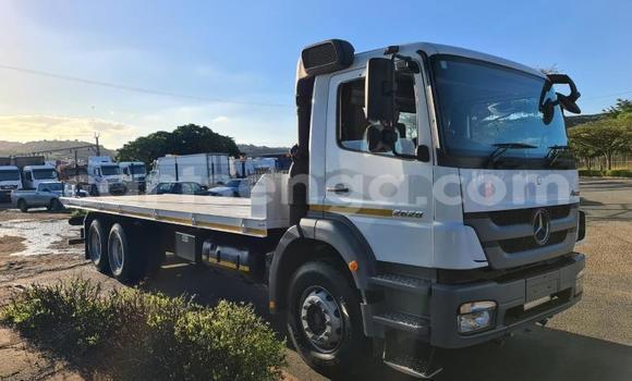Buy Used Mercedes‒Benz Truck White Truck in Big Bend in Lubombo District