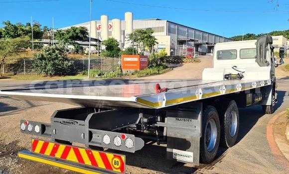 Acheter Occasion Utilitaire Mercedes‒Benz Truck Blanc à Big Bend, Lubombo District Acheter Occasion Utilitaire Mercedes‒Benz Truck Blanc à Big Bend, Lubombo District