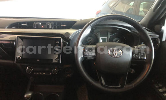Buy Used Toyota Hilux White Car in Mbabane in Manzini Buy Used Toyota Hilux White Car in Mbabane in Manzini