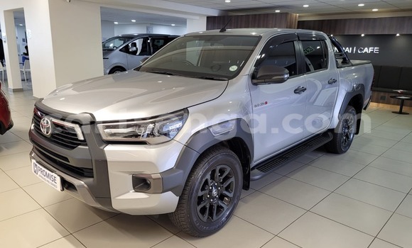 Buy Used Toyota Hilux Silver Car in Ezulwini in Hhohho Buy Used Toyota Hilux Silver Car in Ezulwini in Hhohho
