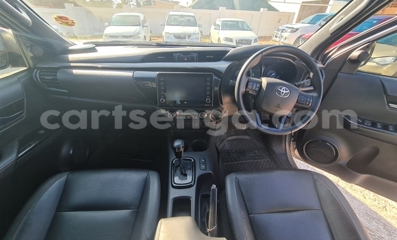 Buy Used Toyota Hilux White Car in Ezulwini in Hhohho Buy Used Toyota Hilux White Car in Ezulwini in Hhohho