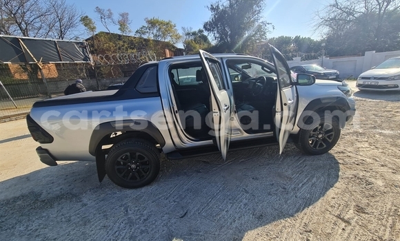 Buy Used Toyota Hilux White Car in Ezulwini in Hhohho Buy Used Toyota Hilux White Car in Ezulwini in Hhohho