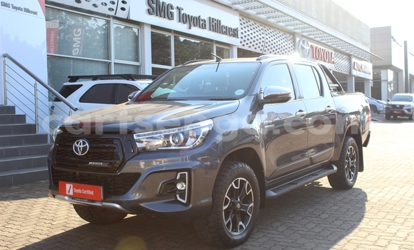 Buy Used Toyota Hilux Black Car in Ezulwini in Hhohho