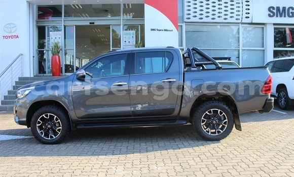 Buy Used Toyota Hilux Black Car in Ezulwini in Hhohho Buy Used Toyota Hilux Black Car in Ezulwini in Hhohho