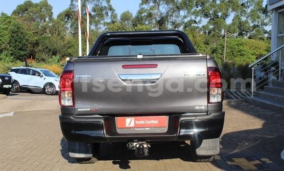Buy Used Toyota Hilux Black Car in Ezulwini in Hhohho Buy Used Toyota Hilux Black Car in Ezulwini in Hhohho