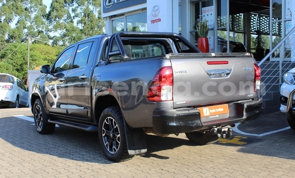 Buy Used Toyota Hilux Black Car in Ezulwini in Hhohho Buy Used Toyota Hilux Black Car in Ezulwini in Hhohho