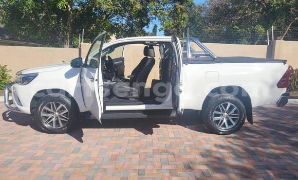 Acheter Occasion Voiture Toyota Hilux Blanc à Ezulwini, Hhohho Acheter Occasion Voiture Toyota Hilux Blanc à Ezulwini, Hhohho