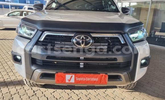 Nunua Ilio tumika Toyota Hilux White Gari ndani ya Ezulwini nchini Hhohho Nunua Ilio tumika Toyota Hilux White Gari ndani ya Ezulwini nchini Hhohho