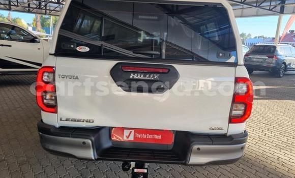 Nunua Ilio tumika Toyota Hilux White Gari ndani ya Ezulwini nchini Hhohho Nunua Ilio tumika Toyota Hilux White Gari ndani ya Ezulwini nchini Hhohho