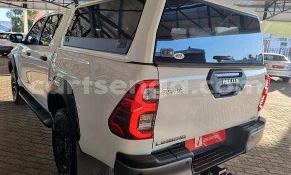 Nunua Ilio tumika Toyota Hilux White Gari ndani ya Ezulwini nchini Hhohho Nunua Ilio tumika Toyota Hilux White Gari ndani ya Ezulwini nchini Hhohho