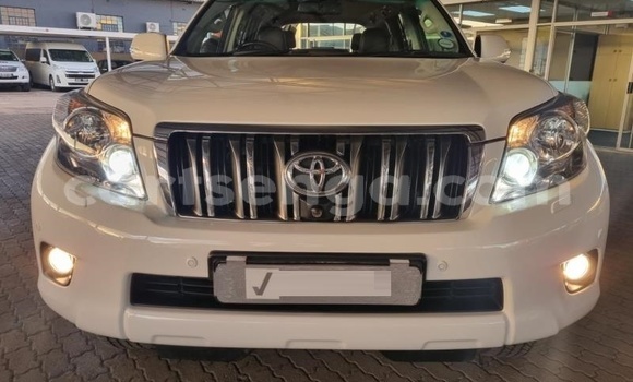 Buy Used Toyota Land Cruiser Prado White Car in Ezulwini in Hhohho Buy Used Toyota Land Cruiser Prado White Car in Ezulwini in Hhohho