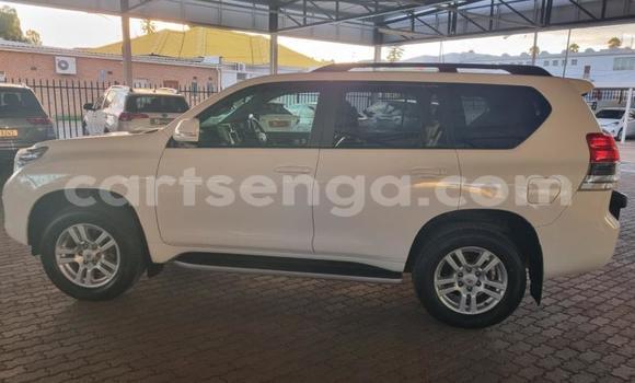 Buy Used Toyota Land Cruiser Prado White Car in Ezulwini in Hhohho Buy Used Toyota Land Cruiser Prado White Car in Ezulwini in Hhohho