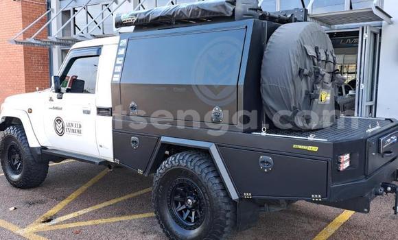 Acheter Occasion Voiture Toyota Land Cruiser Blanc à Mbabane, Manzini Acheter Occasion Voiture Toyota Land Cruiser Blanc à Mbabane, Manzini