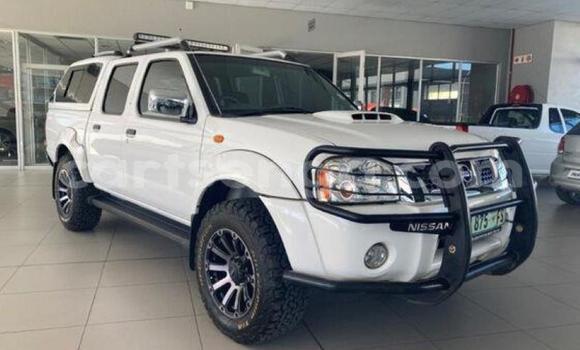 Nunua Ilio tumika Nissan NP 300 White Gari ndani ya Ezulwini nchini Hhohho Nunua Ilio tumika Nissan NP 300 White Gari ndani ya Ezulwini nchini Hhohho