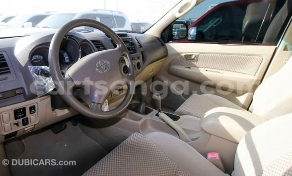 Nunua Imported Toyota Fortuner White Gari ndani ya Import - Dubai nchini Hhohho Nunua Imported Toyota Fortuner White Gari ndani ya Import - Dubai nchini Hhohho