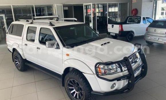Nunua Ilio tumika Nissan NP 300 White Gari ndani ya Ezulwini nchini Hhohho Nunua Ilio tumika Nissan NP 300 White Gari ndani ya Ezulwini nchini Hhohho