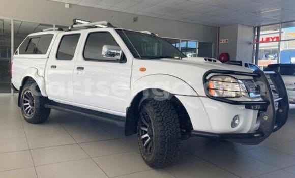 Nunua Ilio tumika Nissan NP 300 White Gari ndani ya Ezulwini nchini Hhohho Nunua Ilio tumika Nissan NP 300 White Gari ndani ya Ezulwini nchini Hhohho