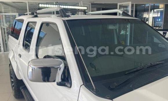 Nunua Ilio tumika Nissan NP 300 White Gari ndani ya Ezulwini nchini Hhohho Nunua Ilio tumika Nissan NP 300 White Gari ndani ya Ezulwini nchini Hhohho