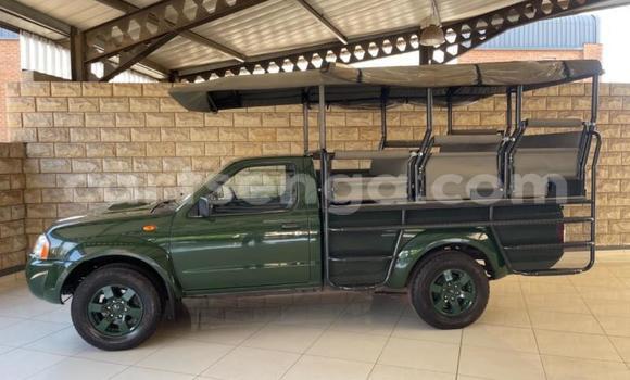 Buy Used Nissan NP 300 Green Car in Ezulwini in Hhohho