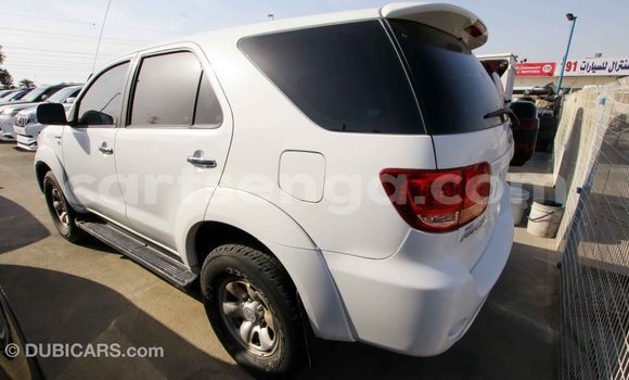 Nunua Imported Toyota Fortuner White Gari ndani ya Import - Dubai nchini Hhohho Nunua Imported Toyota Fortuner White Gari ndani ya Import - Dubai nchini Hhohho