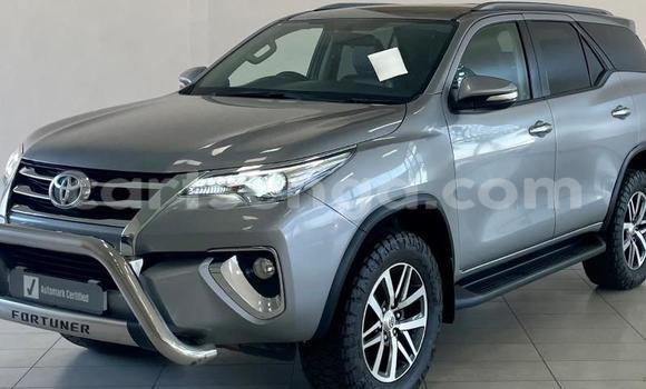 Buy Used Toyota Hilux Silver Car in Ezulwini in Hhohho