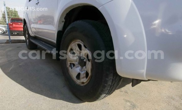 Nunua Imported Toyota Fortuner White Gari ndani ya Import - Dubai nchini Hhohho Nunua Imported Toyota Fortuner White Gari ndani ya Import - Dubai nchini Hhohho