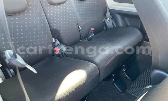 Buy Used Toyota Yaris Silver Car in Ezulwini in Hhohho Buy Used Toyota Yaris Silver Car in Ezulwini in Hhohho