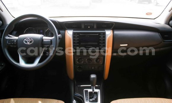 Buy Import Toyota Fortuner White Car in Import - Dubai in Hhohho Buy Import Toyota Fortuner White Car in Import - Dubai in Hhohho