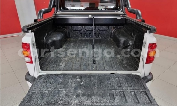 Nunua Ilio tumika Mahindra CL White Gari ndani ya Ezulwini nchini Hhohho Nunua Ilio tumika Mahindra CL White Gari ndani ya Ezulwini nchini Hhohho