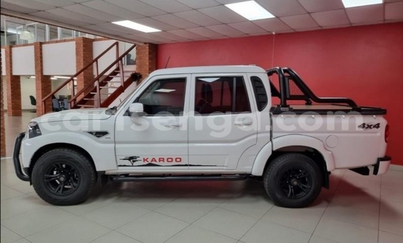 Nunua Ilio tumika Mahindra CL White Gari ndani ya Ezulwini nchini Hhohho Nunua Ilio tumika Mahindra CL White Gari ndani ya Ezulwini nchini Hhohho