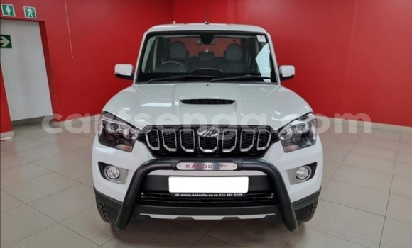 Nunua Ilio tumika Mahindra CL White Gari ndani ya Ezulwini nchini Hhohho Nunua Ilio tumika Mahindra CL White Gari ndani ya Ezulwini nchini Hhohho