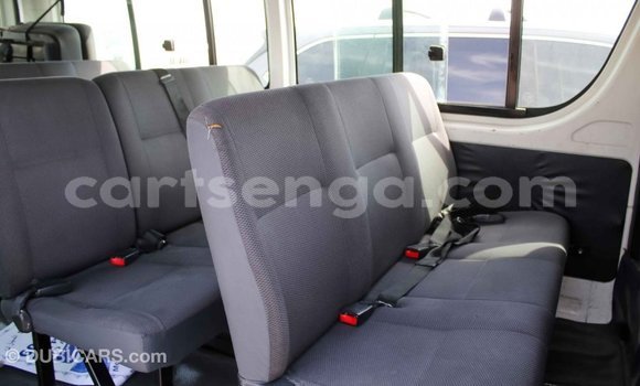 Buy Import Toyota Hiace White Car in Import - Dubai in Hhohho Buy Import Toyota Hiace White Car in Import - Dubai in Hhohho