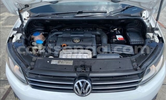 Nunua Ilio tumika Volkswagen Touran White Gari ndani ya Ezulwini nchini Hhohho Nunua Ilio tumika Volkswagen Touran White Gari ndani ya Ezulwini nchini Hhohho