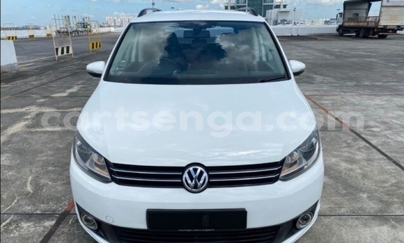 Nunua Ilio tumika Volkswagen Touran White Gari ndani ya Ezulwini nchini Hhohho Nunua Ilio tumika Volkswagen Touran White Gari ndani ya Ezulwini nchini Hhohho