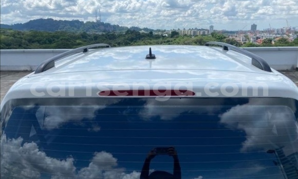 Nunua Ilio tumika Volkswagen Touran White Gari ndani ya Ezulwini nchini Hhohho Nunua Ilio tumika Volkswagen Touran White Gari ndani ya Ezulwini nchini Hhohho