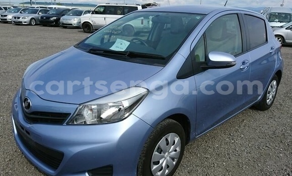 Nunua Ilio tumika Toyota Vitz Blue Gari ndani ya Ezulwini nchini Hhohho