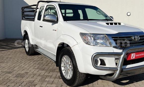 Buy Used Toyota Hilux White Car in Ezulwini in Hhohho Buy Used Toyota Hilux White Car in Ezulwini in Hhohho