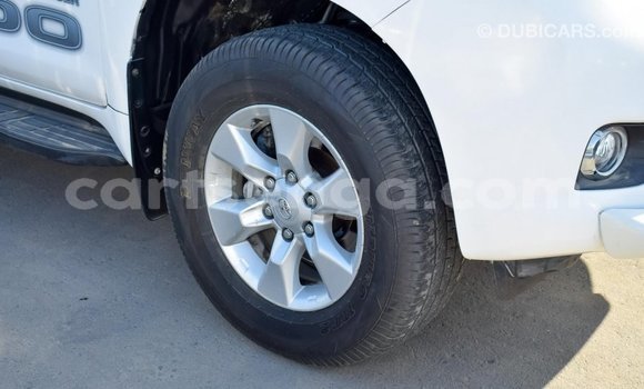 Acheter Import Voiture Toyota Prado Blanc à Import - Dubai, Hhohho Acheter Import Voiture Toyota Prado Blanc à Import - Dubai, Hhohho