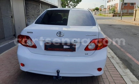 Buy Used Toyota Corolla White Car in Hlatikulu in Shiselweni District Buy Used Toyota Corolla White Car in Hlatikulu in Shiselweni District