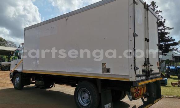 Acheter Occasion Utilitaire Nissan UD Blanc à Big Bend, Lubombo District Acheter Occasion Utilitaire Nissan UD Blanc à Big Bend, Lubombo District