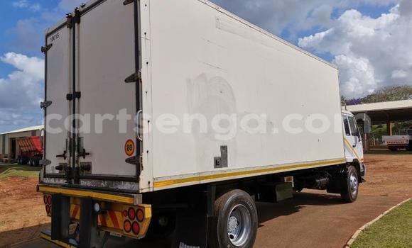 Acheter Occasion Utilitaire Nissan UD Blanc à Big Bend, Lubombo District Acheter Occasion Utilitaire Nissan UD Blanc à Big Bend, Lubombo District