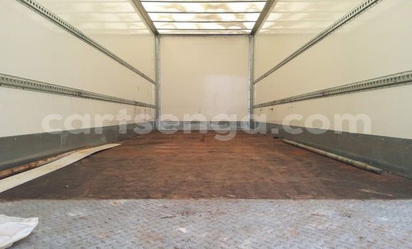 Nunua Ilio tumika Scania R420 White Lori ndani ya Big Bend nchini Wilaya ya Lubombo Nunua Ilio tumika Scania R420 White Lori ndani ya Big Bend nchini Wilaya ya Lubombo